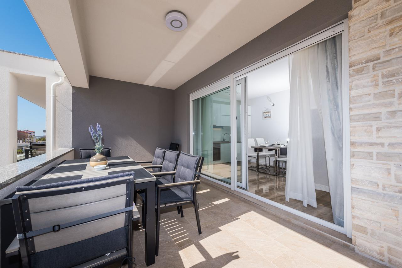 Apartmán With Pool Zora Novalja