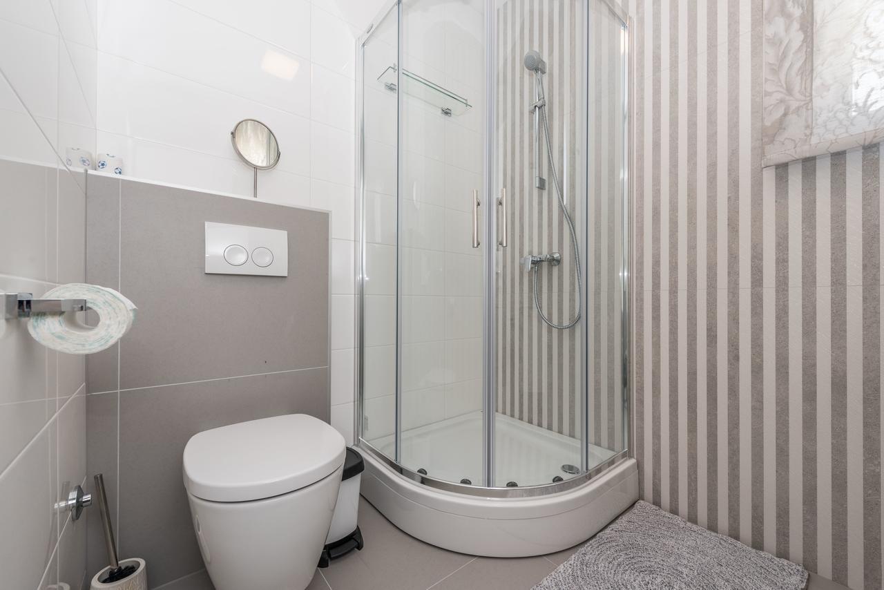 Apartma With Pool Zora *